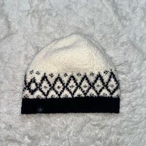 Barefoot dreams beanie
